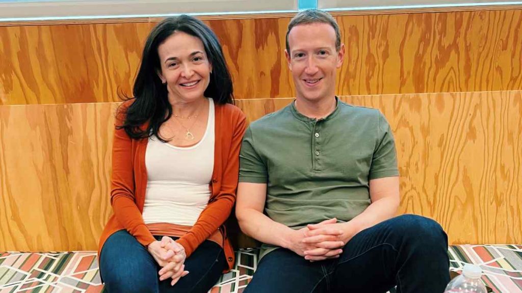 Mark Zuckerberg with Sheryl Sandberg
