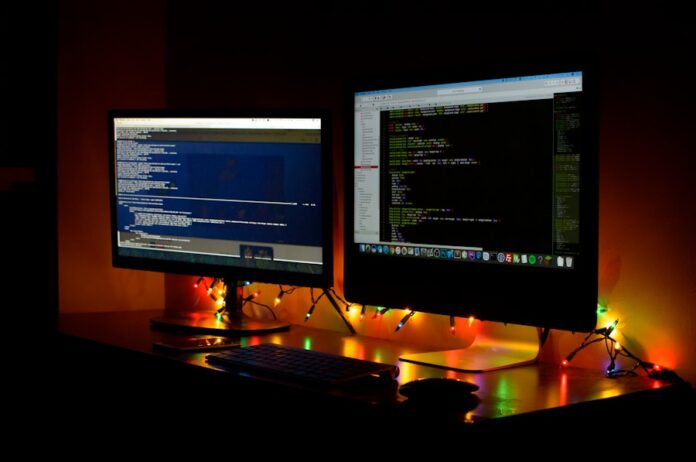 image-114 Photo "Using Graphical User Interfaces (GUIs) in Web Development"