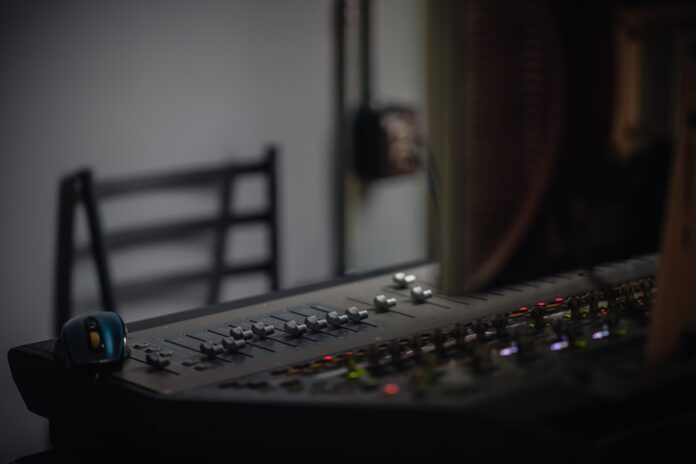 Photo Voice-controlled assistant